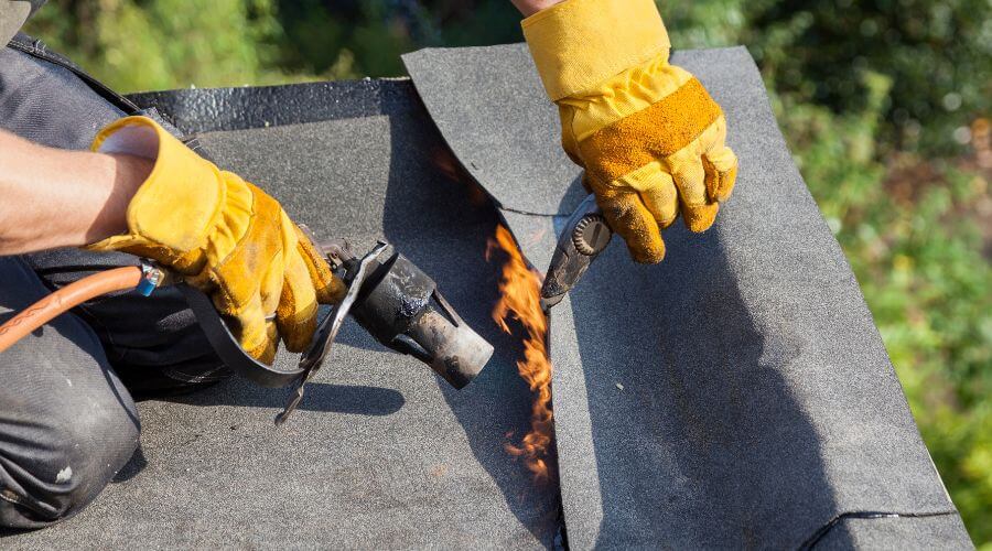 Expert Emergency Roof Repairs services in Haubstadt, IN